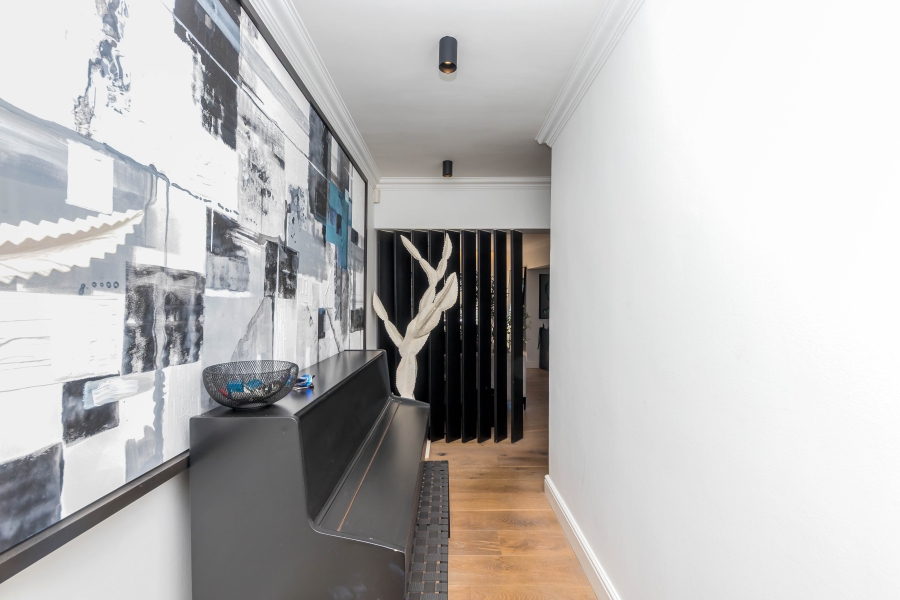 3 Bedroom Property for Sale in Sea Point Western Cape